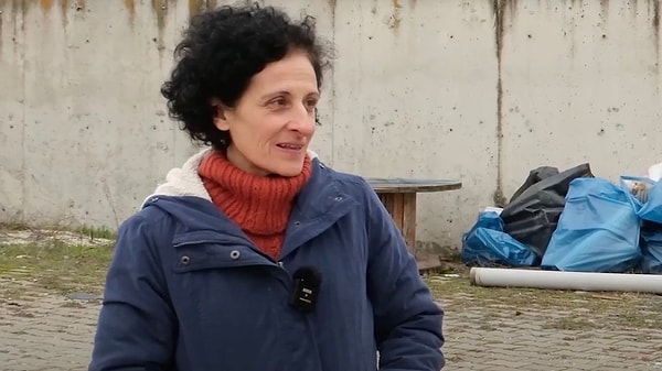 Yönetim kampüse kedi getirdiğini öne sürdü.