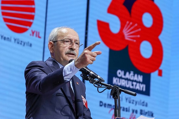 Özgür Özel’in Yeni Parti’sine katılmayarak CHP’de kalan isimler şu şekilde: