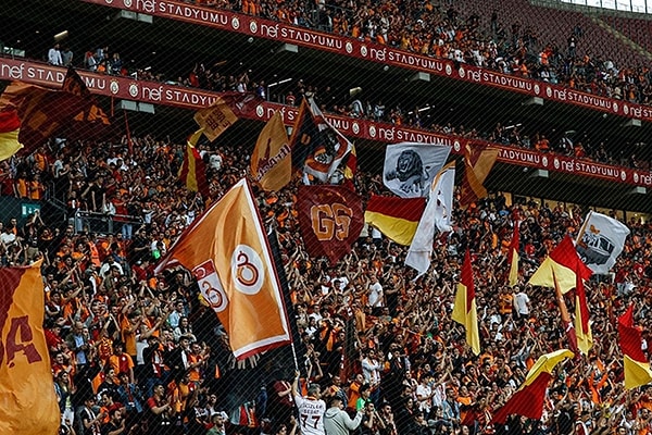 Maaş ödemeleri için kredi çekildiği iddia edildi.