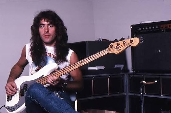 Steve Harris, bu parçada insan psikolojisini anlatmak istemiş.