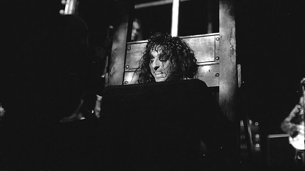 5. Alice Cooper'ın giyotini herkese göre değil!