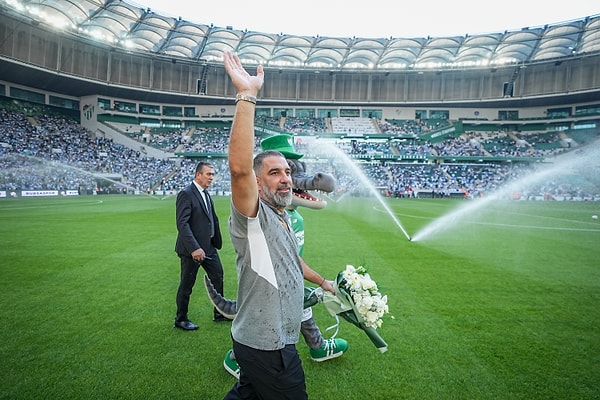 Arda Turan, Shakhtar'la yeni sezona giriş yaptı.