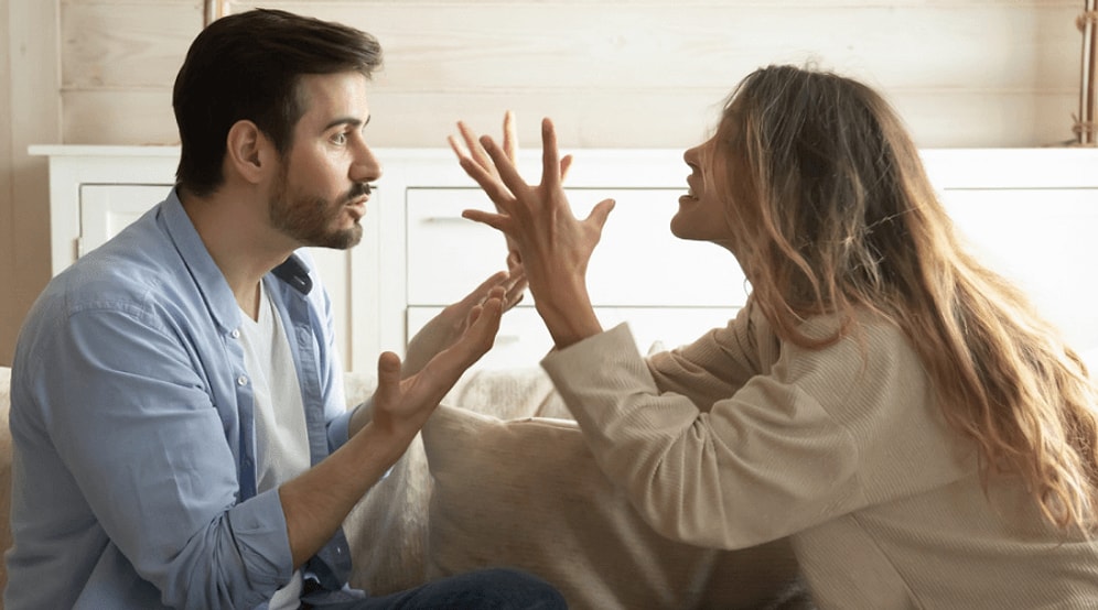 Relationship Experts Warn of the Toxic New Dating Trend Called Cookie Jarring