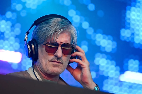 Fransız DJ ve elektronik müzik sanatçısı Kavinsky (Vincent Belorgey), Fransa'nın başkenti Paris'te ölü bulundu.