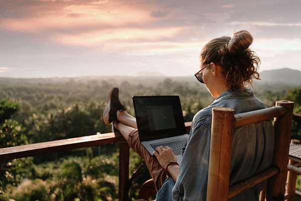Instead of Working Completely from Home, Hybrid Model Stands Out