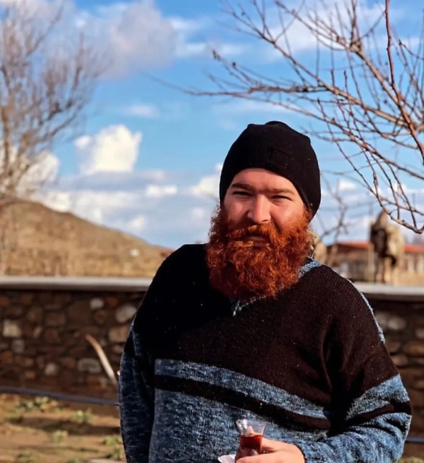37 yaşındaki Eren Kaşıkçı'nın evinde ölü bulunması tüm Türkiye'yi hem şoke etti, hem de üzüntüye boğdu.