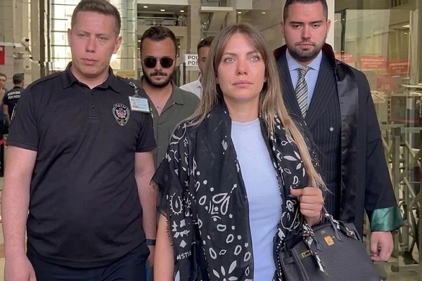 Mustafa Kadir Mercan'ın özel haberine göre, İstanbul Cumhuriyet Başsavcılığı tarafından yürütülen "Ahbaplar Suç Örgütü" soruşturması kapsamında ifade veren isimlerden biri de oyuncu Eda Ece oldu.