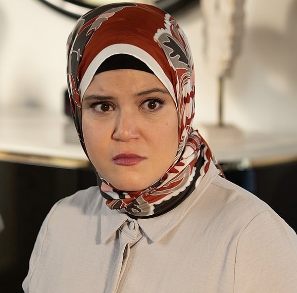 Kızılcık Şerbeti'nde şoke eden bir ayrılık yaşandı. Nilay'a hayat veren Feyza Civelek, diziye veda etti.