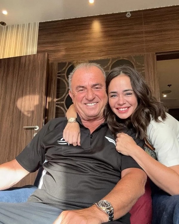 Türk futbolunun gelmiş geçmiş en başarılı teknik direktörlerinden biri olarak gösterilen Fatih Terim, Galatasaray'da kazandığı sayısız şampiyonluk, UEFA Kupası zaferi ve A Milli Takım'daki başarılarıyla adını Türk spor tarihine altın harflerle yazdırdı.