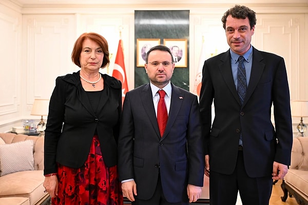 Adalet Bakanı Akın Gürlek, Uğur Mumcu'nun ailesiyle görüştü.