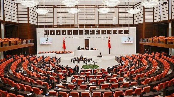 Çerçeve Yasa olarak bilinen Terörsüz Türkiye Teklifi yasası kabul edildi.