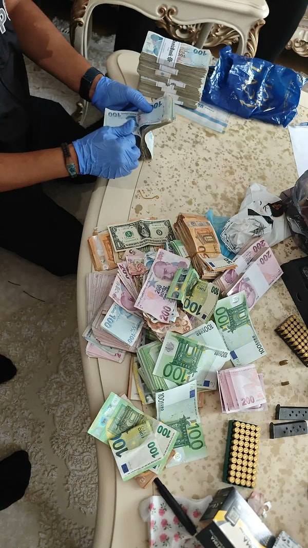 İstanbul Cumhuriyet Başsavcılığı Yasa Dışı Bahis ve Spor Suçları Soruşturma Bürosunca yürütülen soruşturma kapsamında, Muzaffer Şirin’in ikametinde 9 Ağustos 2026 tarihinde arama gerçekleştirildi.