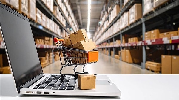 8. E-ticaret sitelerindeki ürünler.