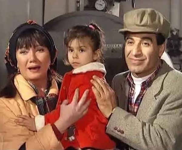 Türk arabesk ve fantezi müziğinin uzun yıllardır sevilen isimlerinden biri olan Yunus Bülbül, güçlü sesi, duygusal yorumları ve besteleriyle müzik dünyasında önemli bir yer edindi.