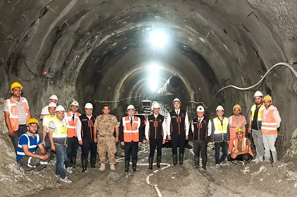 Kırık Tüneli Projesinin Tamamlanması Sayesinde İspir İlçesine Ulaşım Süresi Bir Saate İniyor