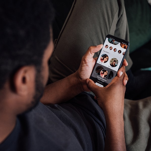 Tinder'da tanıştığı kadınla Şişli'deki bir restoranda buluştu.