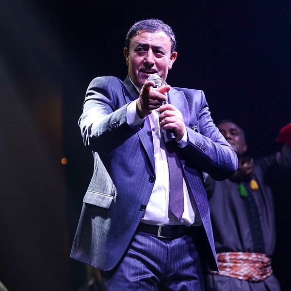 Türk halk müziğinin en renkli isimlerinden Mahmut Tuncer'i artık tanımayanımız yok!