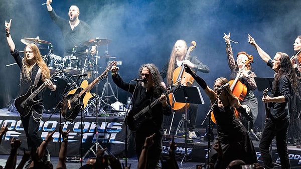 8. Metal ve klasik müziği harmanlayan Haggard!