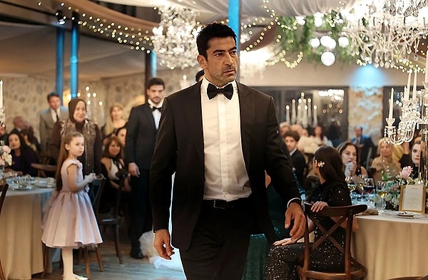 ATV'nin Kenan İmirzalıoğlu başrollü dizisi A.B.İ. için 2. sezon için hazırlıklar sürüyor.