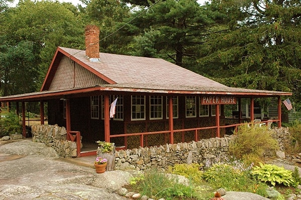 Engineer Stenman initiated the project with a traditional wooden framework.