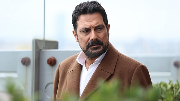 Son olarak Kıskanmak dizisinde rol alan Bülent İnal, Ömür Usta dizisinde Tunç karakterine hayat verecek.