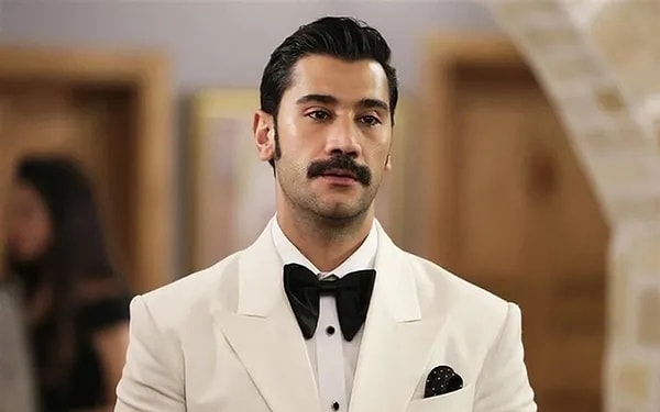Bir Zamanlar Çukurova, Kanunsuz Topraklar, Kudüs Fatihi Selahaddin Eyyubi, Rüya Gibi dizileriyle adını duyuran Uğur Güneş, bu yaz adını en çok duyduğumuz isimlerden oldu.