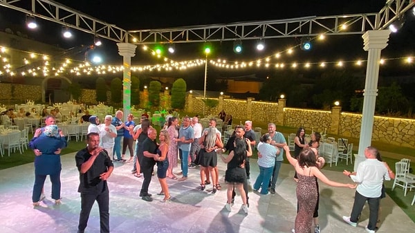 Aydın’ın Nazilli ilçesinde duyanları tebessüm ettiren ve eşine az rastlanır bir olay meydana geldi.