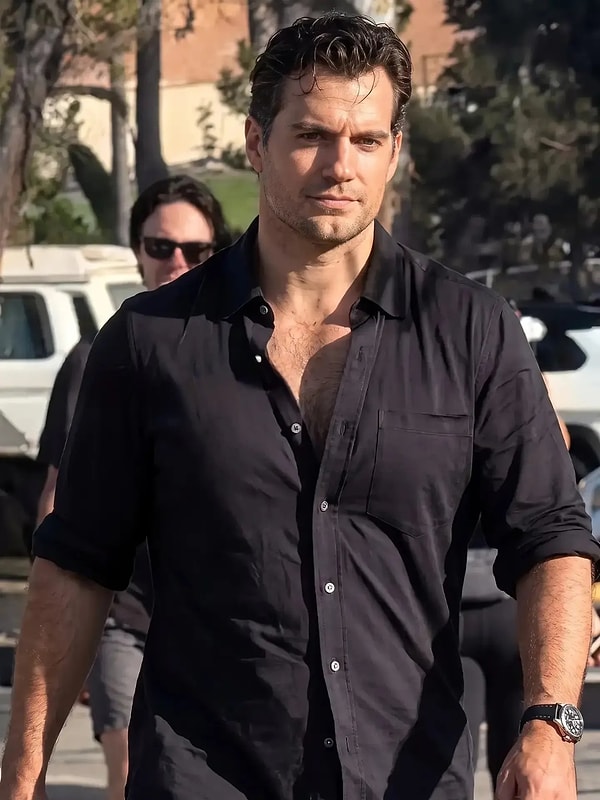 Sakallarını kesen Henry Cavill'ın son hali, “Eski Henry geri döndü” dedirtti.