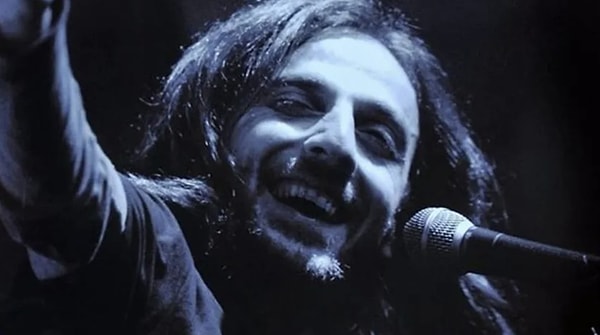 Kazım Koyuncu'nun da içinde olduğu Zuğaşi Berepe grubu ilk Lazca rock grubu.