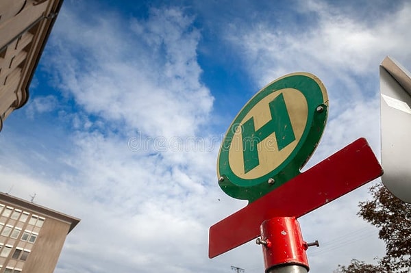 The green "H" letter, seen within a yellow circle framed in green on German streets, presents itself with a completely different rule.