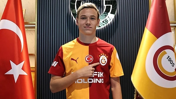 Yönetim transferdeki tutumu yüzünden eleştiriliyordu.