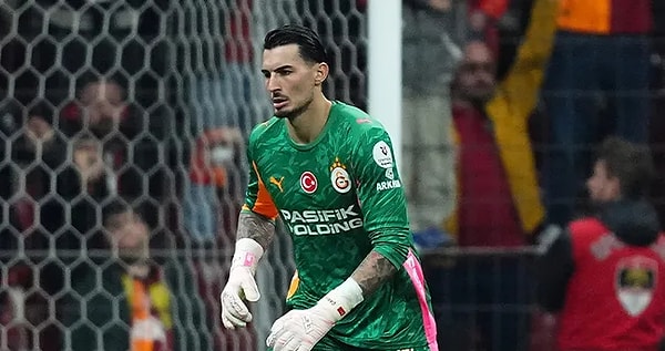 Maça dakikalar kala sürpriz bir değişiklik yaşandı.