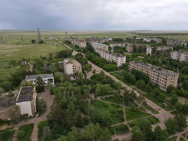 Here are the measures taken by the government aiming to prevent rural depopulation and alleviate urban pressure, along with their current status: