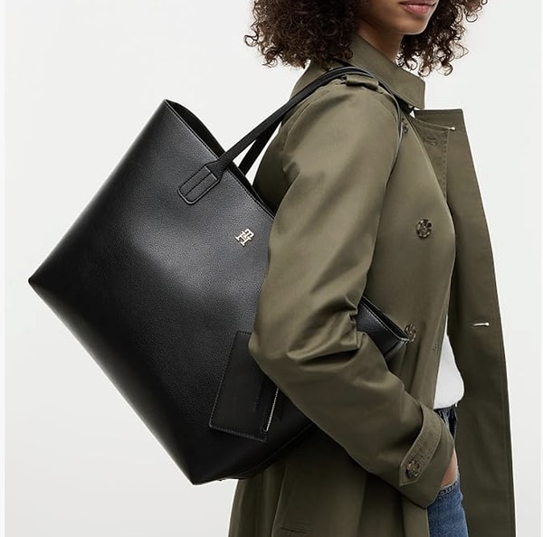 Tommy Hilfiger TH Icon Tote kadın omuz çantası %51 indirimle 10.651,82 TL yerine 5.199,90 TL!