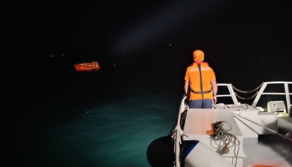 Silivri Açıklarında Neler Oldu: Gemi Battı mı?