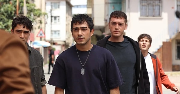 Atv ekranlarının sevilen dizisi Altı Üstü İstanbul, yeni sezonun başlamasıyla kadrosunu güçlendirme çabasına girdi.
