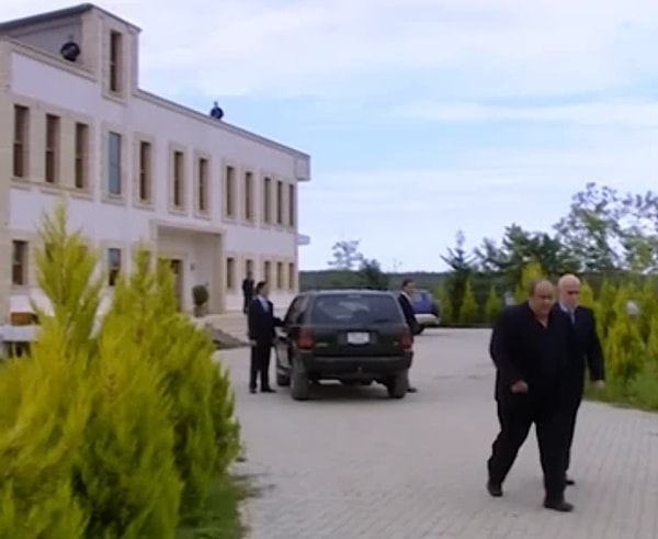 Türk televizyon tarihinin unutulmaz dizilerinden Kurtlar Vadisi, yıllar önce ekranlara veda etmesine rağmen dizide kullanılan mekanlar hâlâ izleyicilerin ilgisini çekmeye devam ediyor.