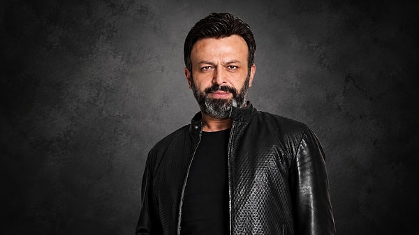 51 yaşındaki ünlü oyuncu Serhat Mustafa Kılıç, kendisinden 2 gündür haber alınamamasının ardından evinde ölü bulundu.