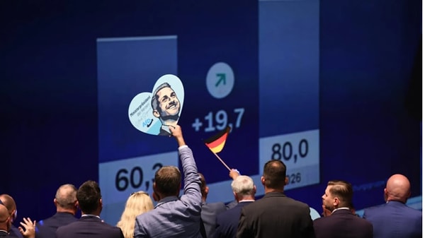 Seçimin ardından Almanya'nın çeşitli kentlerinde AfD'ye karşı gösteriler düzenlendi.