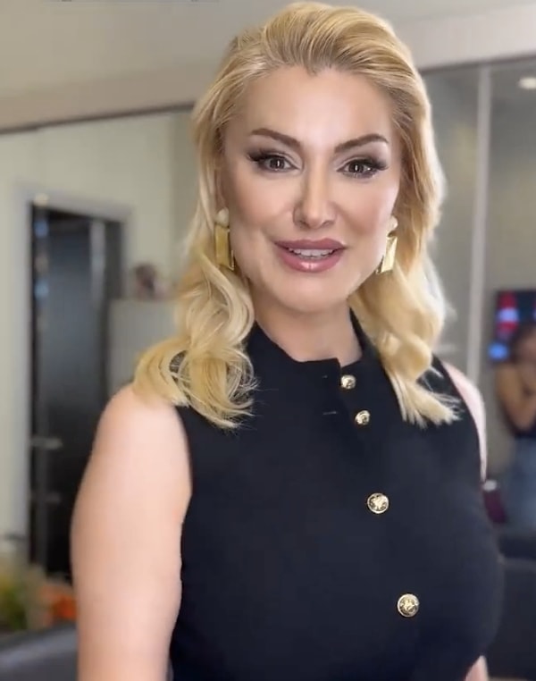 “Su Gibi” döneminin unutulmaz ikilisi Songül Karlı ve Uğur Arslan, yıllar sonra “Sana Değer” programıyla yeniden aynı ekranda buluştu.