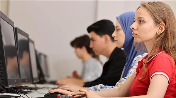 Yetenek keşfi ise okul sıralarının ilk yıllarına iniyor: Ortaokul ve lisede beceri envanterleri devreye girecek.