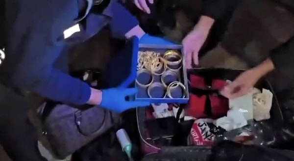 "Kiralık" denilen altınlar odunlukta bulundu.