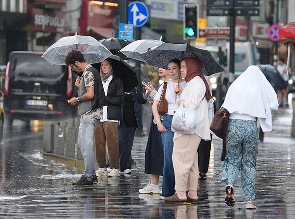 Meteoroloji'den 11 kente kuvvetli yağış uyarısı. İşte yağış olacak kentler.