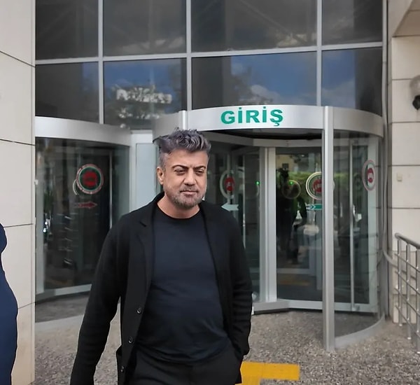 Eski Milli İstihbarat Teşkilatı mensubu Kaşif Kozinoğlu'nun cezaevindeki sır ölümüyle ilgili yeniden açılan dosyada, ekranların fenomen dizisi Kurtlar Vadisi mercek altına alındı.