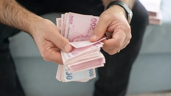 CHP Karabük Milletvekili Cevdet Akay, prim şartını 7 bin 200 güne çekecek kanun teklifini Meclis'e sundu.