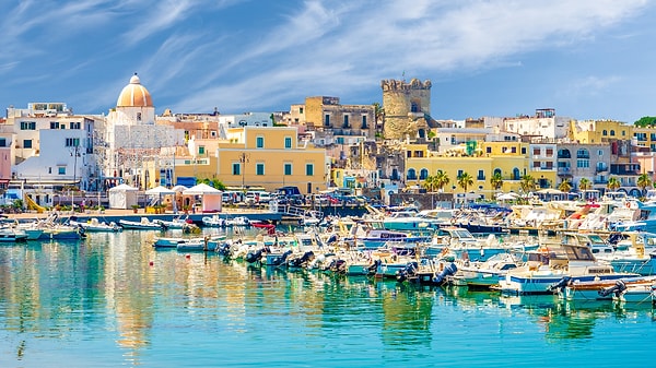 Ischia, Sanki Tablolardan Fırlamış Gibi