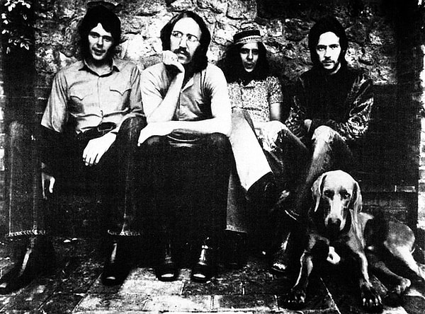Şarkının merkezinde Eric Clapton’ın Pattie Boyd’a duyduğu büyük aşk yer alıyor.