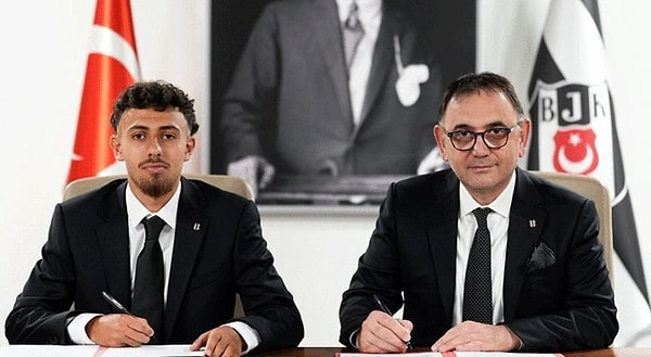 Profesyonel kariyerine Fransa'da Clermont Foot'ta başladı