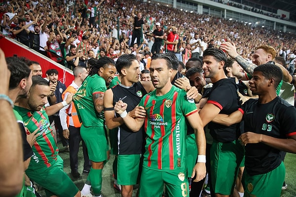 Amedspor ceza sahası dışından iki şutla golleri buldu.