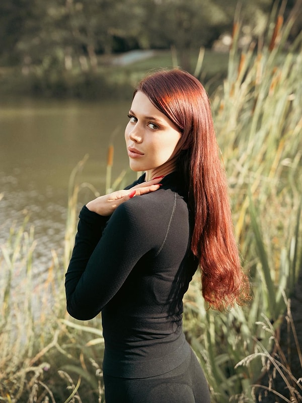 Nefise Karatay, 5 yaşında başladığı atletizmden Survivor şampiyonluğuna uzanan bir kariyere sahip.